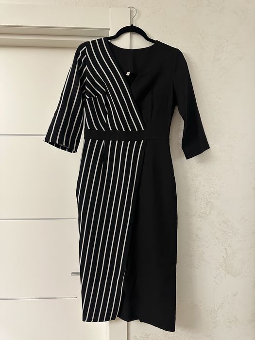 Сукня класична жіноча