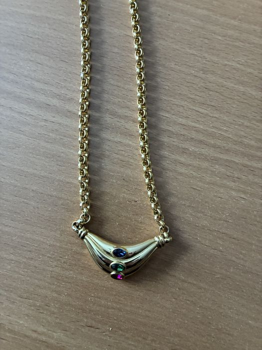 Біжутері, браслети, кольє