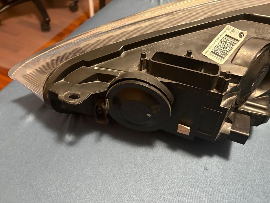 Farol Principal Ford Focus lado esquerdo ORIGINAL VARROC !