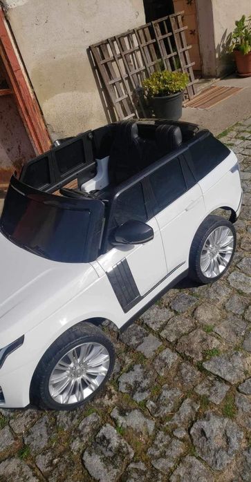 Carro de criança land rever