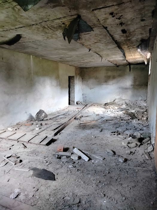 Продається недобудований будинок з великим підвальним гаражем на 3авто