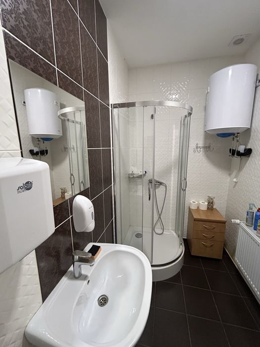 Продаж адміністративного примішення 650 кв.м.свіжий ремонт