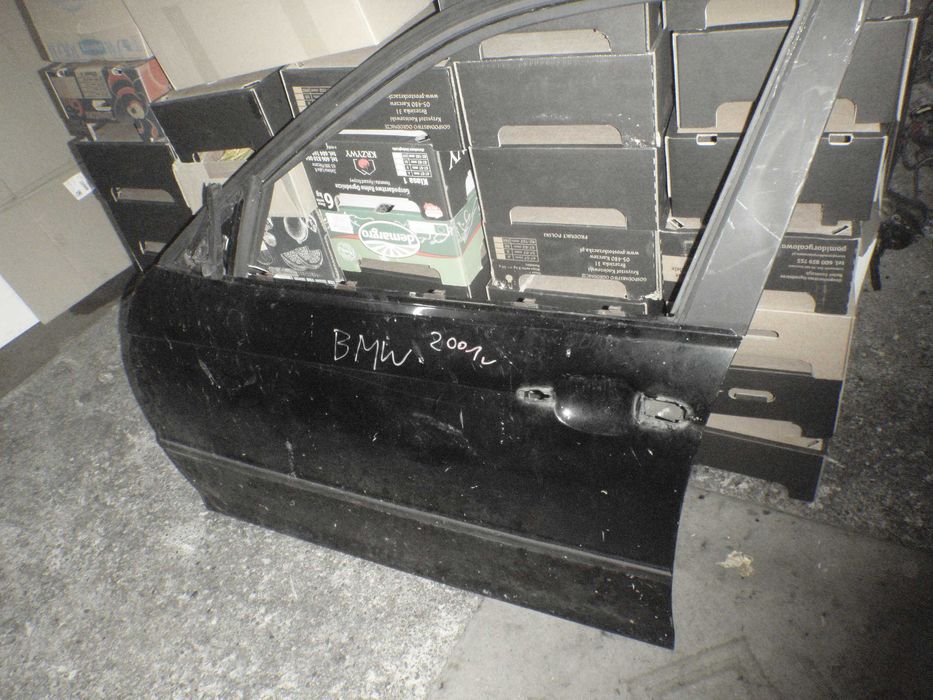drzwi bmw e46 posiadam wszystkie części do tego modelu.