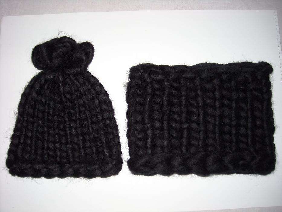 Czarny komin - szal na drutach - gruby splot, wełna super bulky