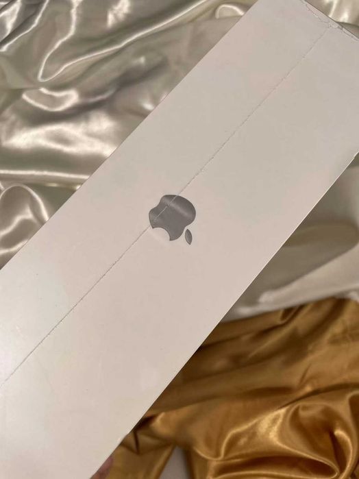 Stan idealny Nowe słuchawki Apple Air-Pods Max gwiezdnego światła