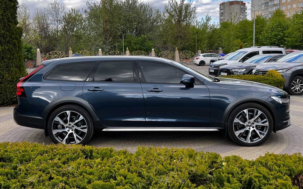 Volvo V90 Cross Country 2022
