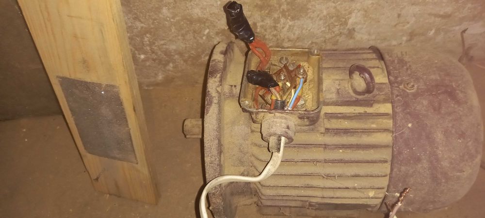 Продаю електро двигуни 1.1кв 3кв 4кв 0.7кв