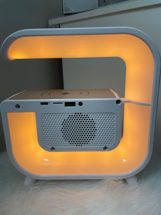 Głośnik bezprzewodowy, ładowarka bezprzewodowa 15 W, lampa nocna RGB