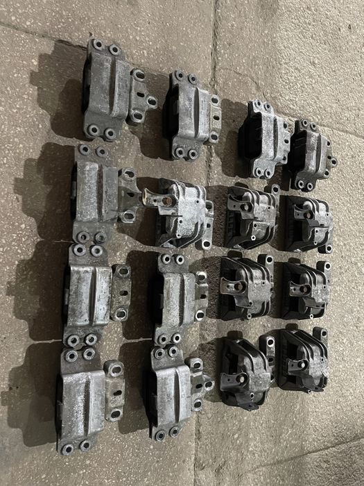 Подушка мотора Пасат Б6 подушка двигателя кпп Passat B6 кріплення двиг