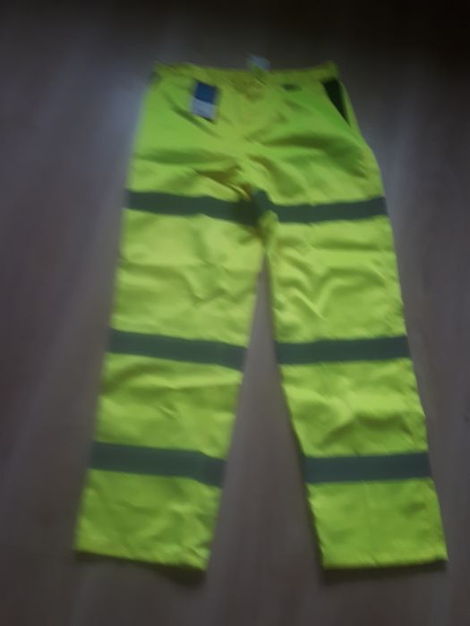 Spodnie robocze odblaskowe firmy ST