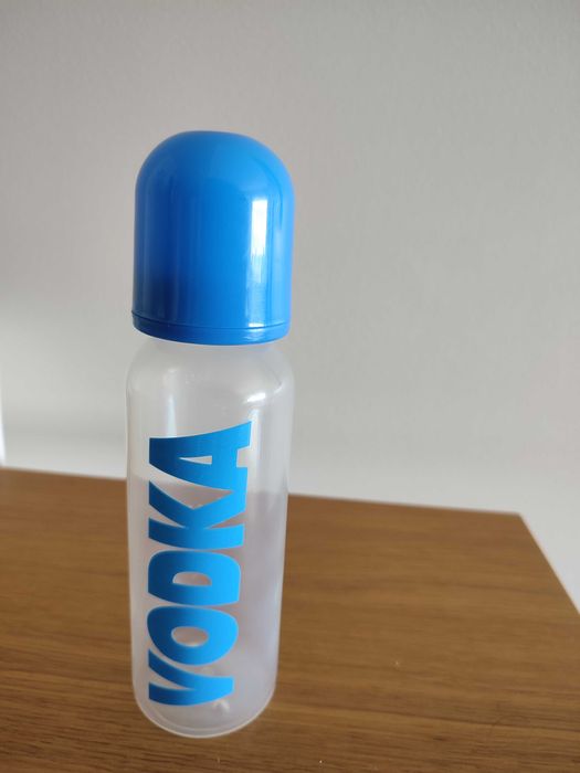 Biberão vodka - My first drink435952980287836161