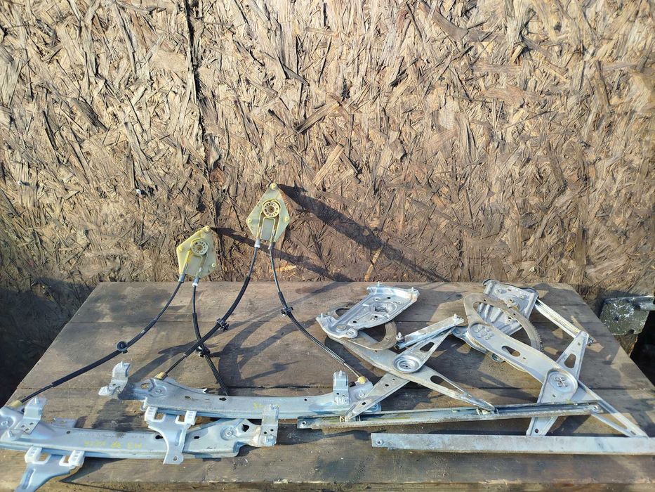 Склопідйомник передній  задній Renault Megane 3 Рено