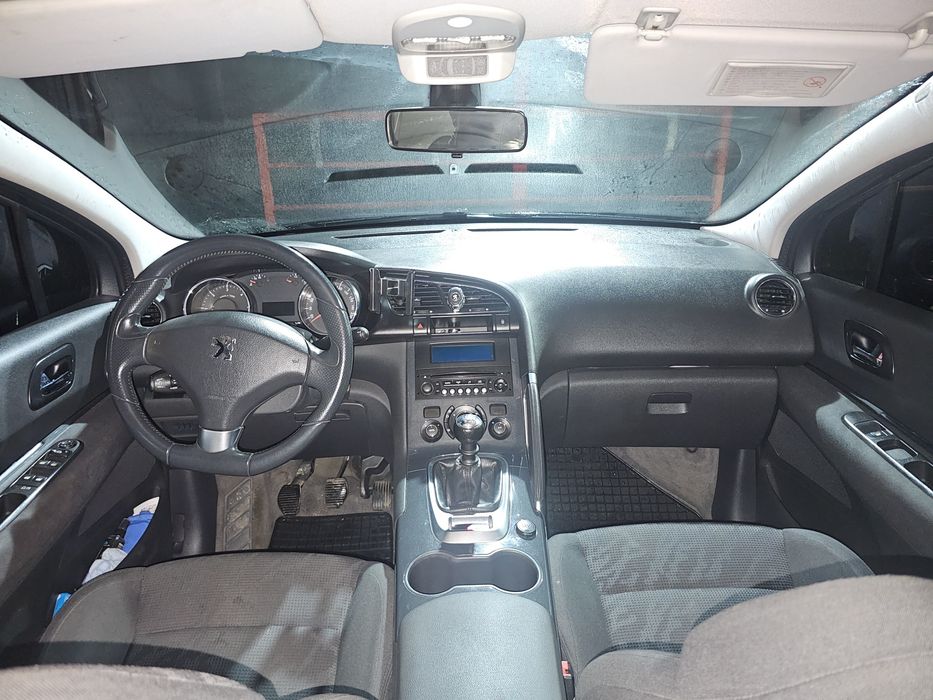Peugeot 3008 2013 року 1.6HDI