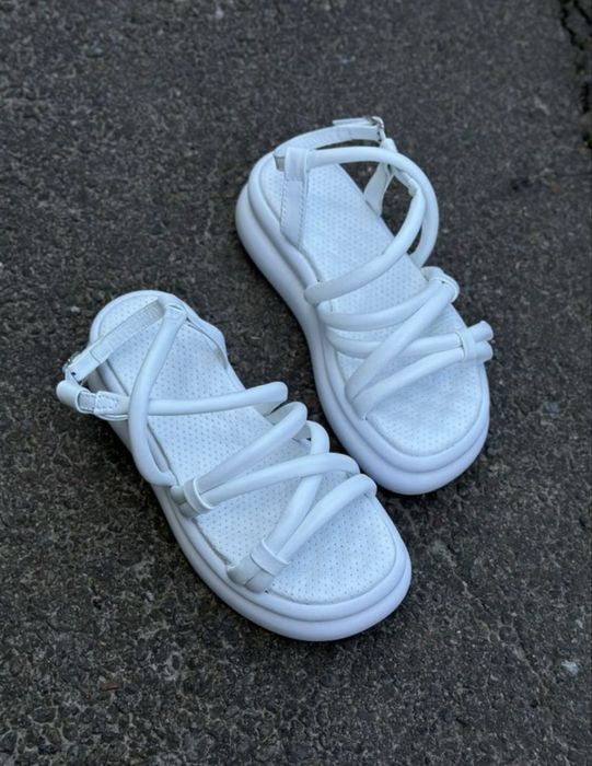 Шкіряні босоніжки