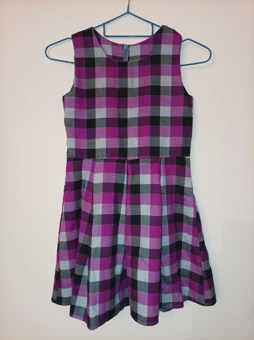 Sukienka princeska w kratę roz. 134 cm