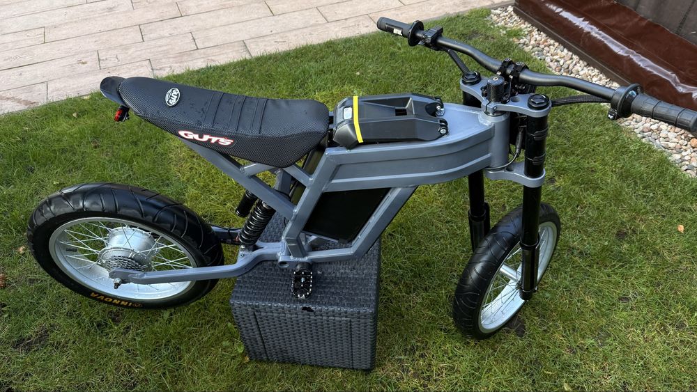 ebike custom 60V 32Ah 3000W – mocno zmodyfikowany surron