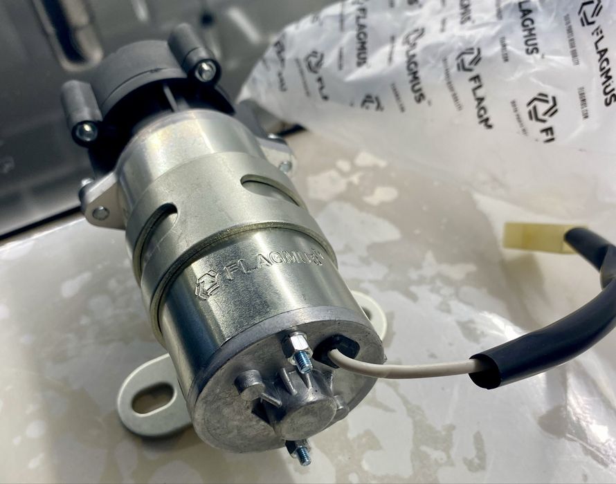 Продам насос отопителя дополнительный 12в 18мм