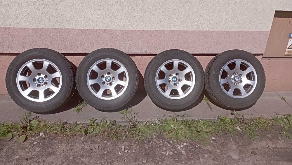 Bardzo ładne Koła 215/65/16 BMW z bardzo dobrymi oponami