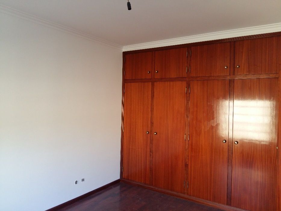 Moradia V4 remodelada em casal dos frades, Tomar..