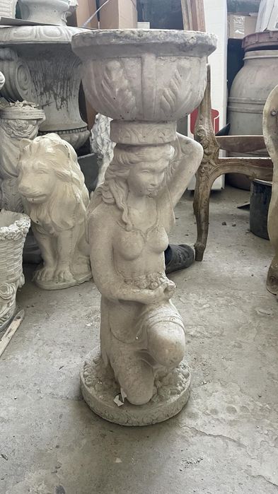 Столик из гипса бетона