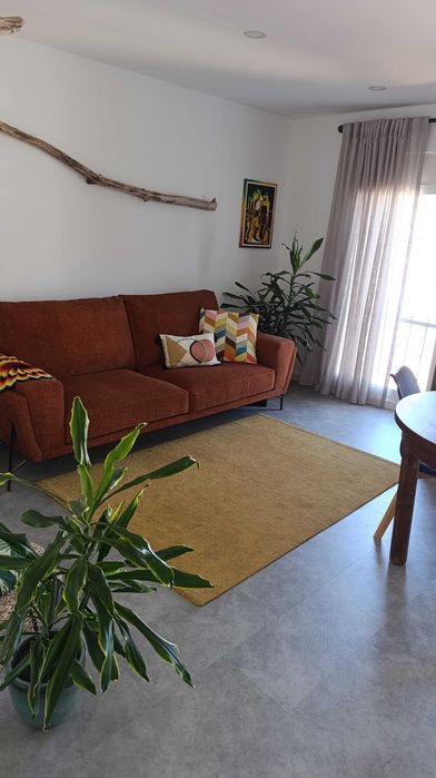 Quarto com WC privada, água, luz e internet incluídos