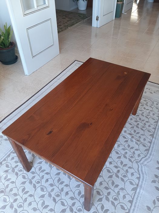 Mesa de centro em madeira maciça