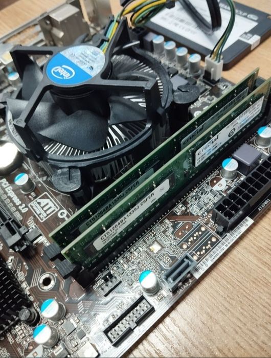 Материнська плата socket 1155+i5-3450+ddr3-8гіг+ssd256