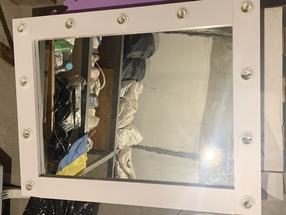 Beaty зеркало с лампочками