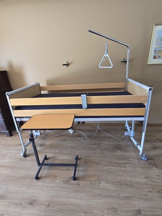 Cama articulada elétrica e mesa de apoio ajustável - ÓTIMO ESTADO