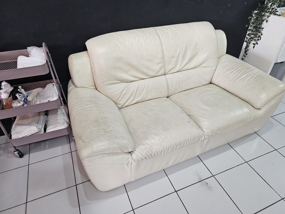 Sofa 2 lugares em pele