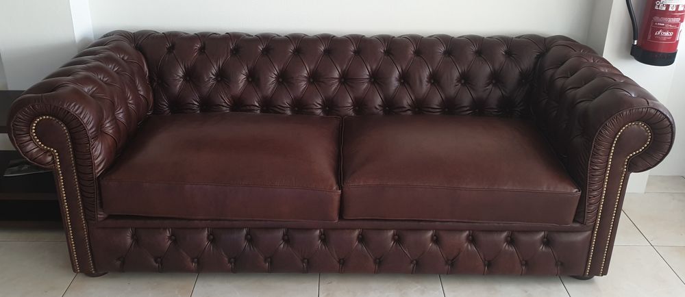 Sofa chesterfield em pele natural NOVO