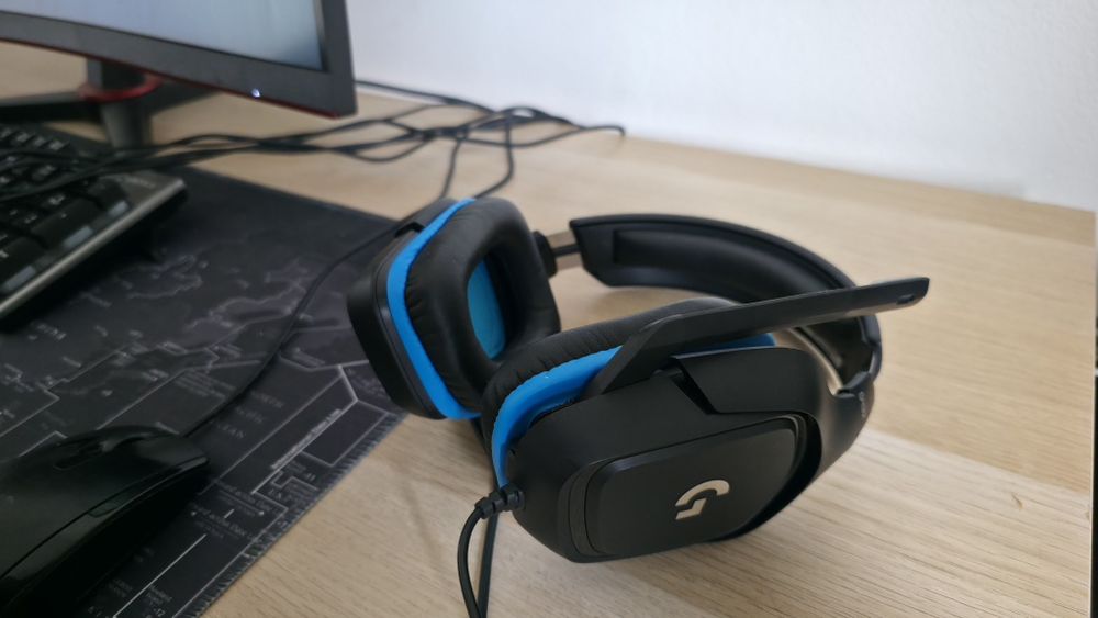 Setup Gaming Completo: PS5 + Câmera + Cockpit G29 + Monitor Ultrawide