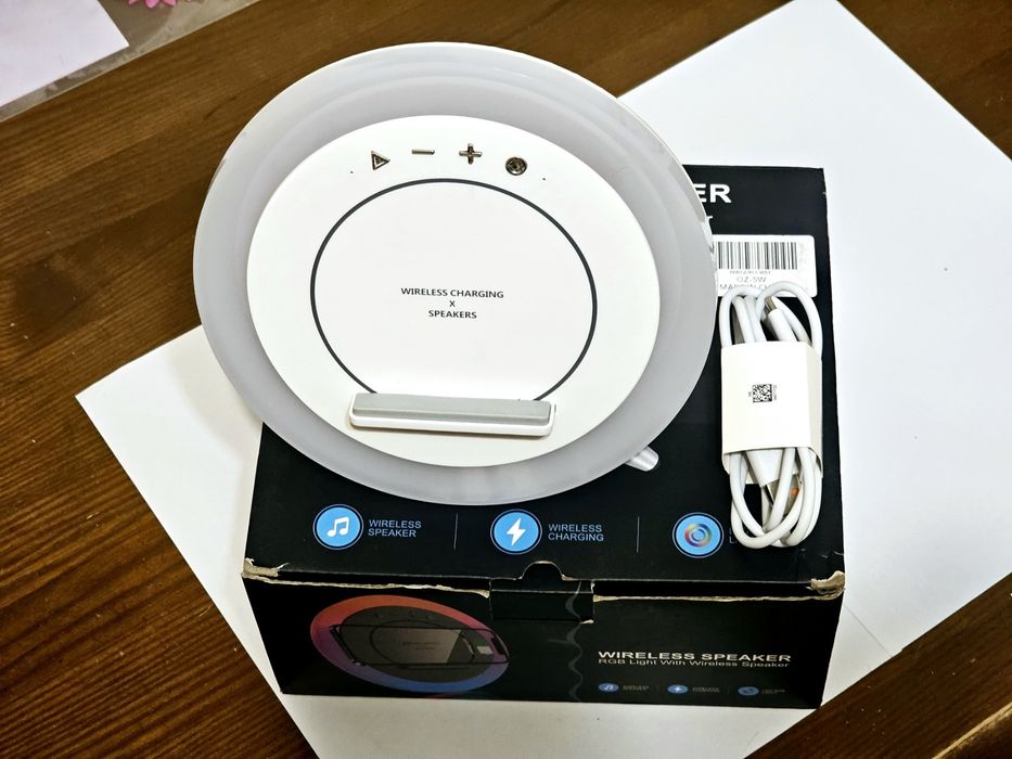 Безпровідна зарядка з блютуз-колонкою та RGB нічником