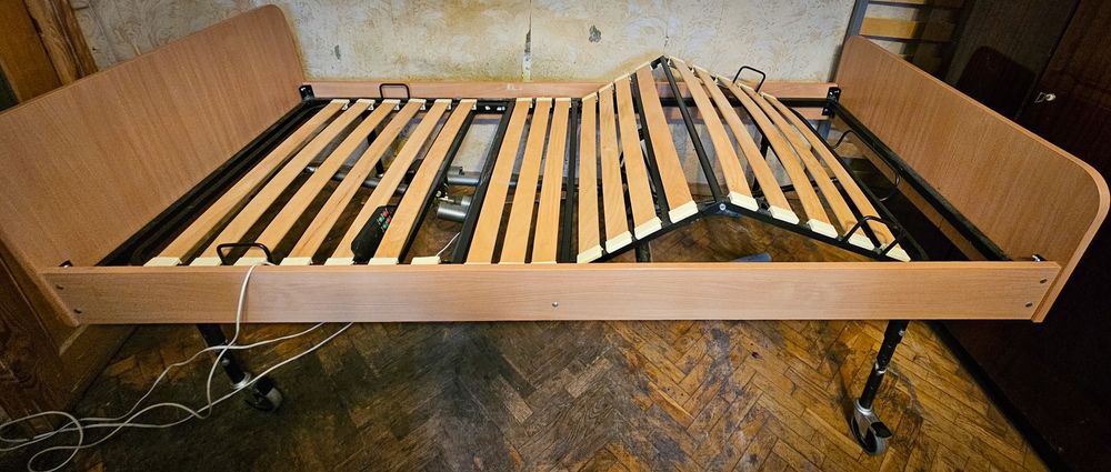 Кровать для инвалидов и лежачих. Ліжко для інвалідів або лежачих людей