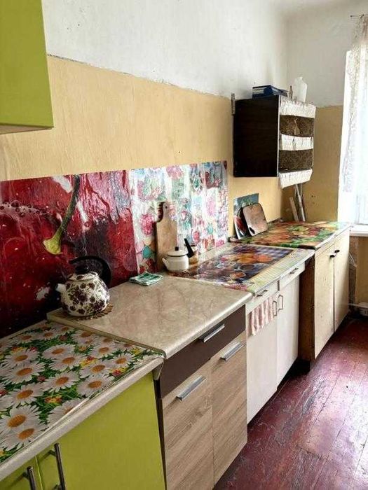 Продам кімнату 12м2 в комунальній квартирі на Павловому Полі, пров. Шекспіра.