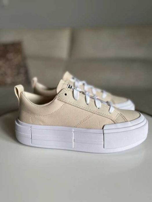 Nowe trampki na platformie Converse Ctas Cruise unisex 39 - 24,5 cm, beżowe