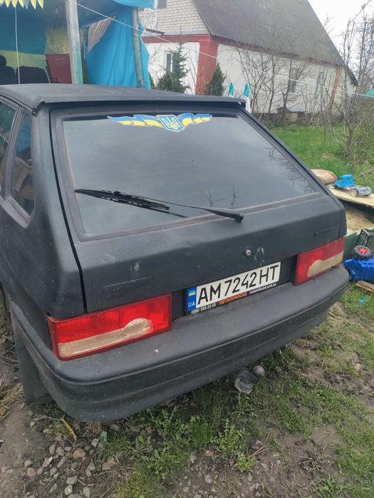 Автомобіль ваз 2114