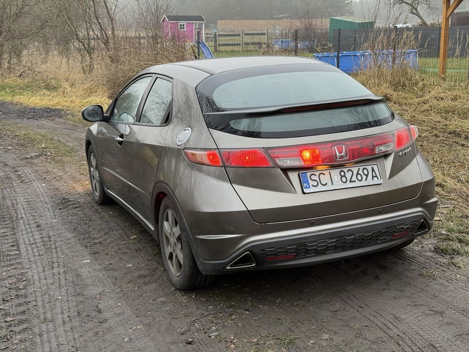 Honda Civic VIII UFO 1.8 b + lpg