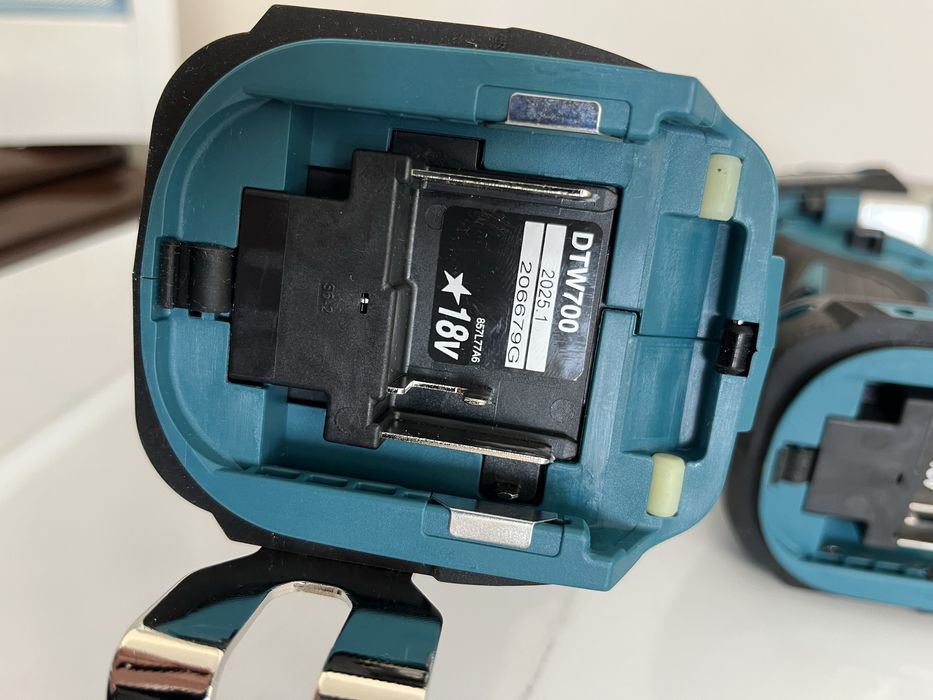 Гайковерт Makita DTW700z