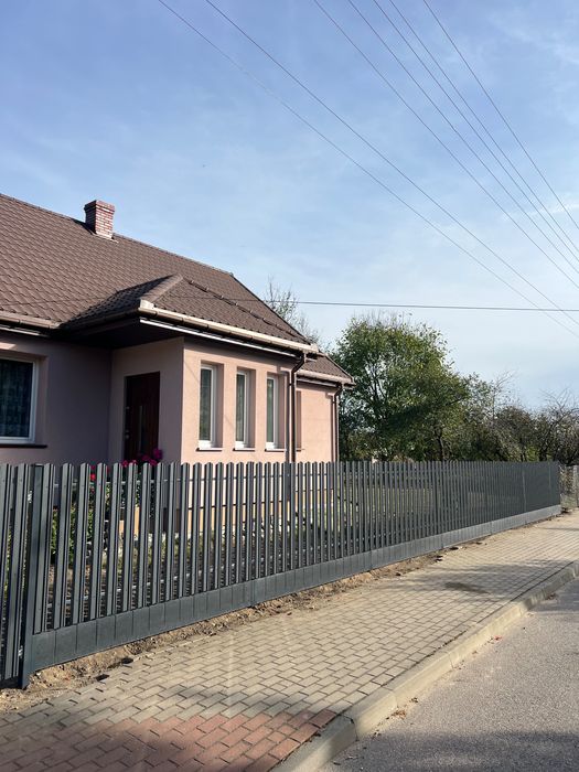 Ogrodzenie sztachetowe na podmurówce