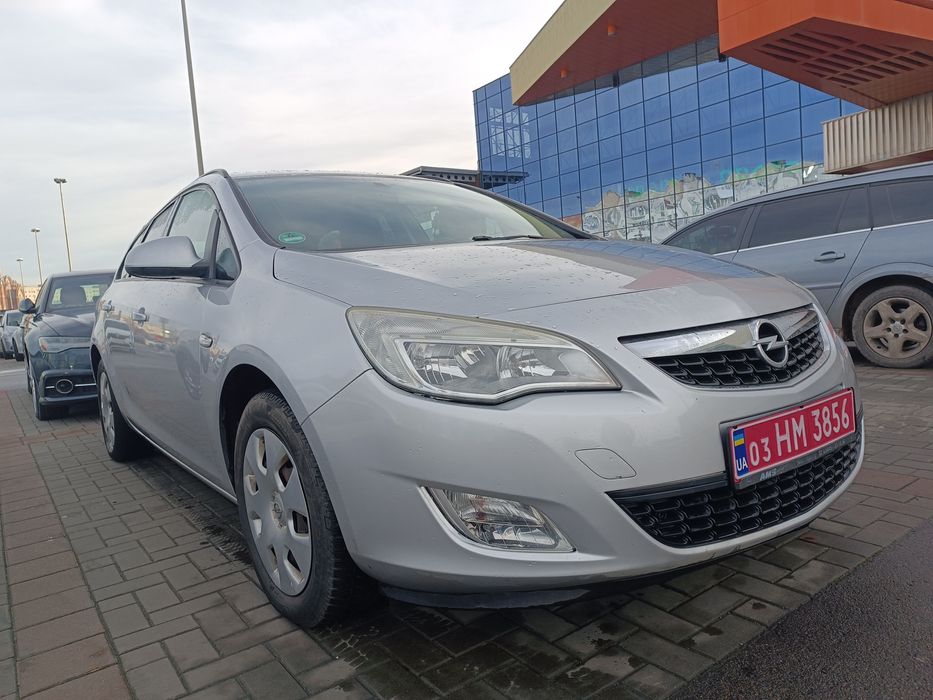 Opel Astra 1.6 benzin 2011