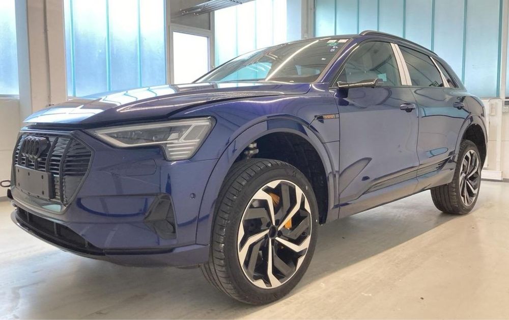 Капот Ауди Audi Ауді E Tron Етрон без пробігу