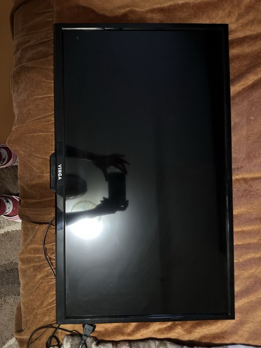 Телевізор Vinga 32 (на запчастини/ремонт)