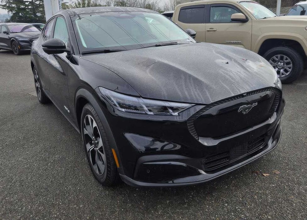 Ford Mustang Mach-E Select      2025