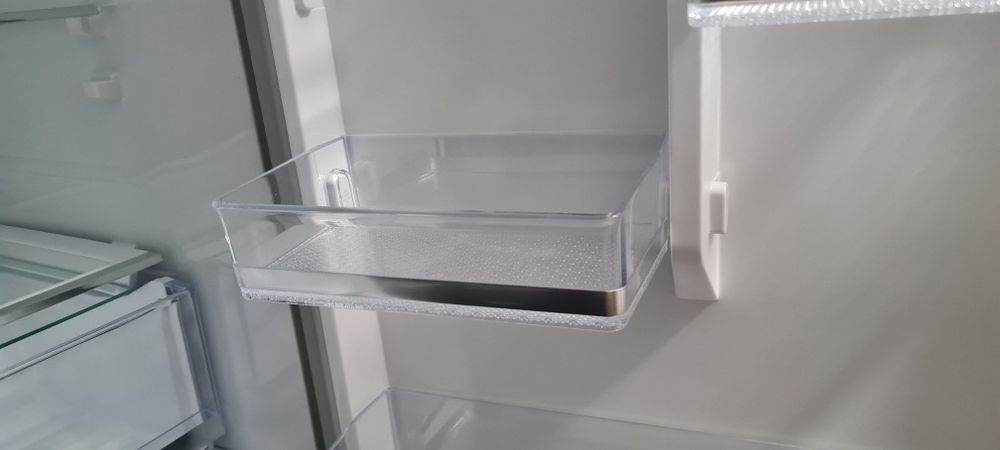 Półki balkonniki na drzwi lodówki Samsung