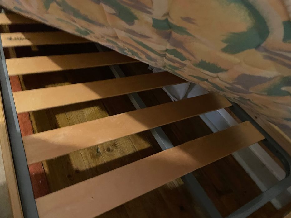 Cama de madeira 1 pessoa