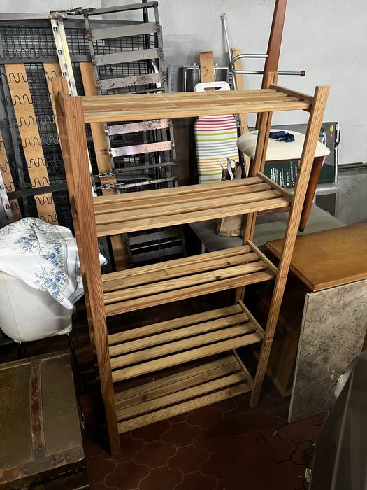 Estante em Madeira com 5 Prateleiras
