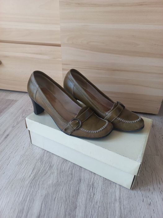 Czółenka buty skóra 38 Ebata