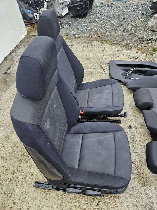Fotele kanapa boczki Bmw 1 E87 tapicerka welurowe przód tył kierowcy p