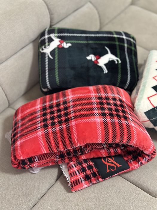 пледи VS та pink